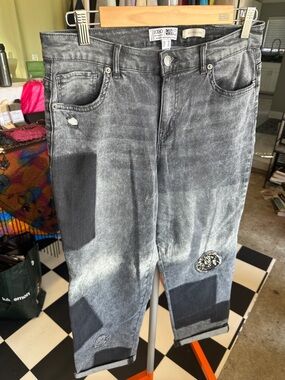 Boyfriend Jeans in Washed Black with Patch Details